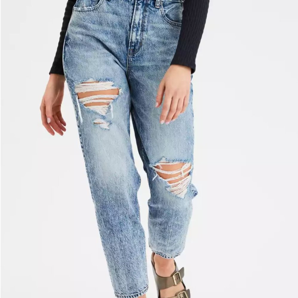 AE Curvy MOM JEANS, hardly worn! So cute!